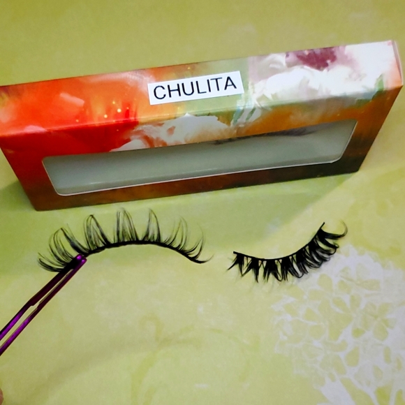 Lashes - Picture 2 of 2